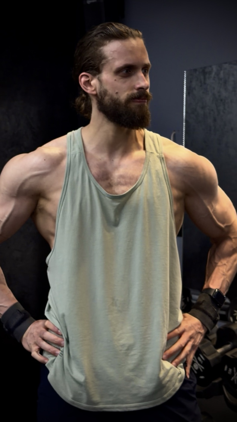 Luca Olivari in palestra